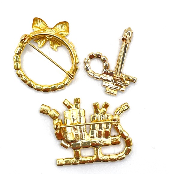 Vintage Unsigned Rhinestone Sleigh Candle Wreath Christmas Pins Brooches 3 - Picture 7 of 7